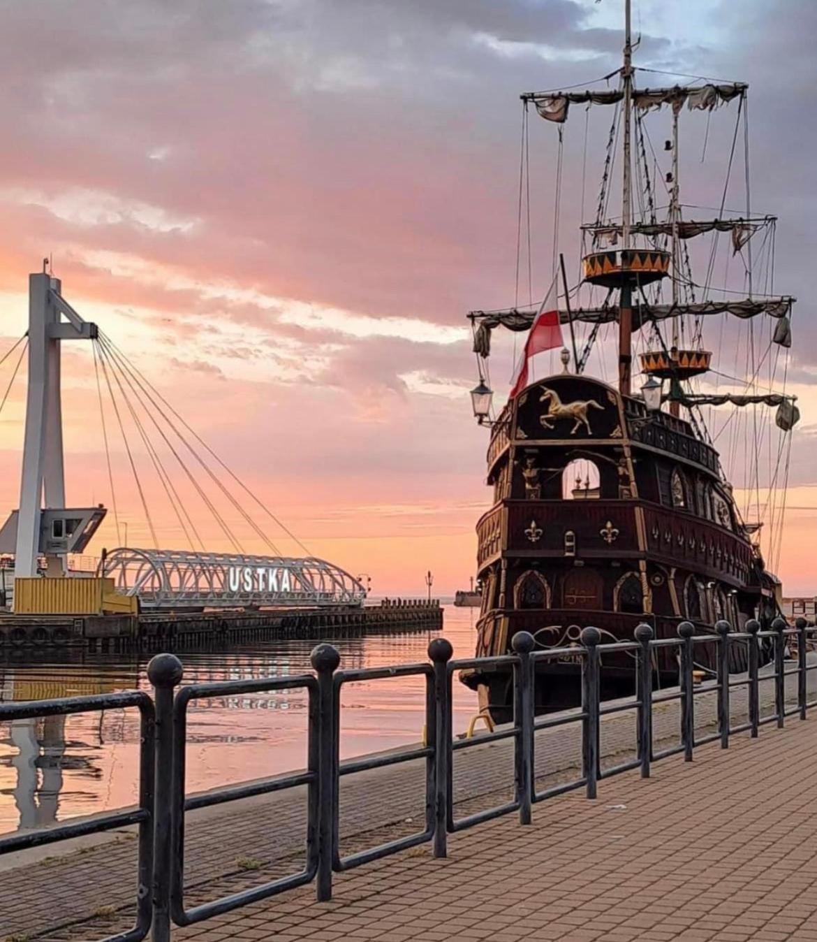 Domki Victoria Ustka Esterno foto